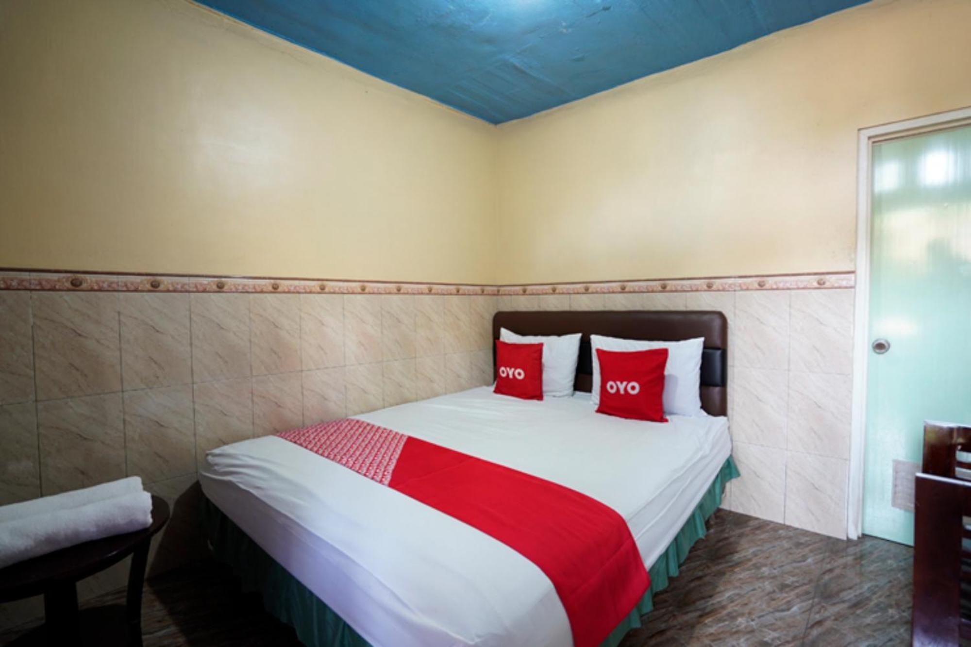 Oyo 927 Carina Hotel Claket Extérieur photo